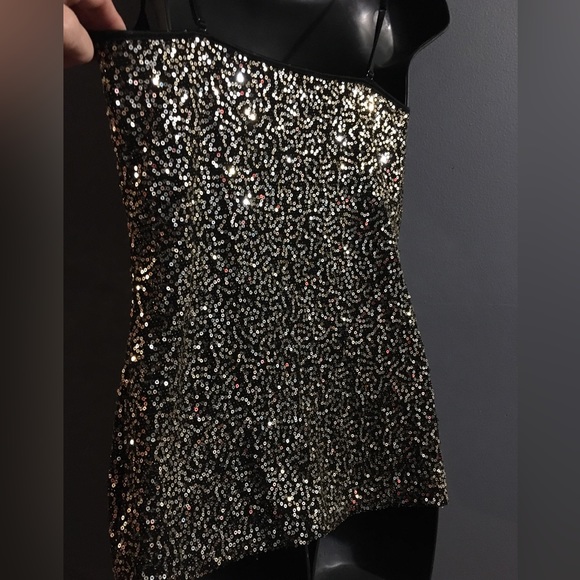 Beautiful Sequin top with adjustable spaghetti straps. - Picture 9 of 16